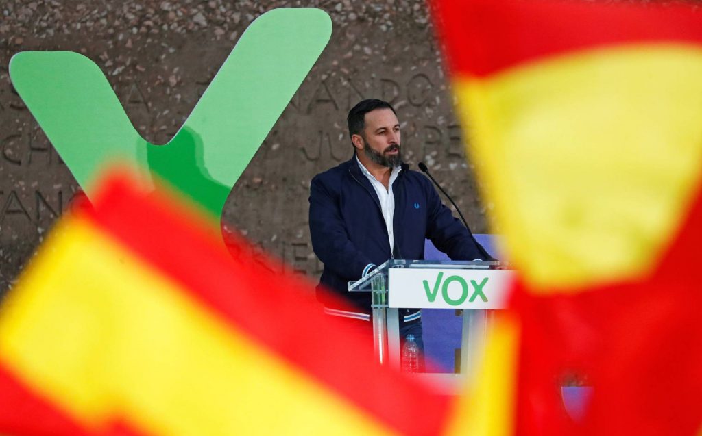 Лидерът на Vox Сантяго Абаскал по време на предизборен митинг. Снимка: El Pais