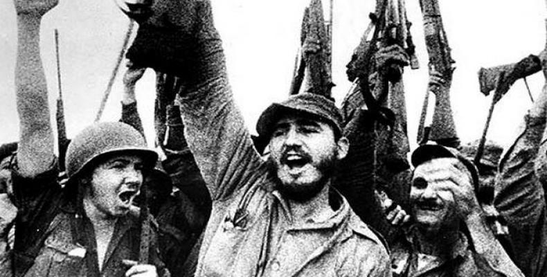 Фидел и Раул (с каската) Кастро празнуват победата над наемниците от Залива на свинете. Снимка: Radio Habana