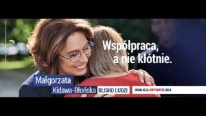 Предизборният плакат на Кидава-Блоньска със слогана "Сътрудничество вместо кавги". 