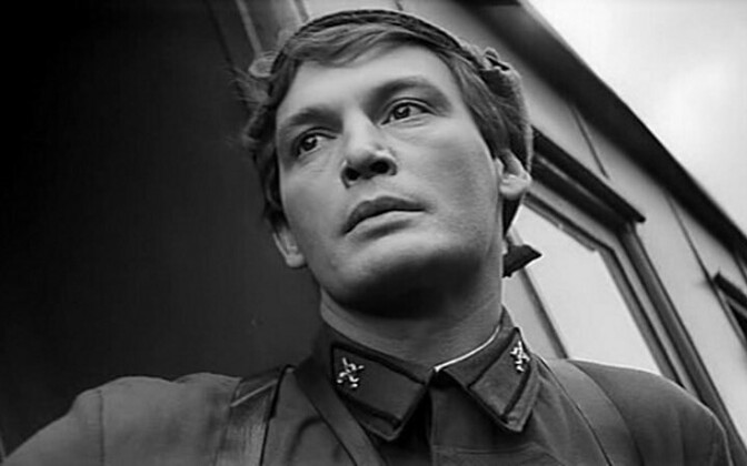 Василий Лановой в кадър от съветския филм "Офицери" (1971 г.)