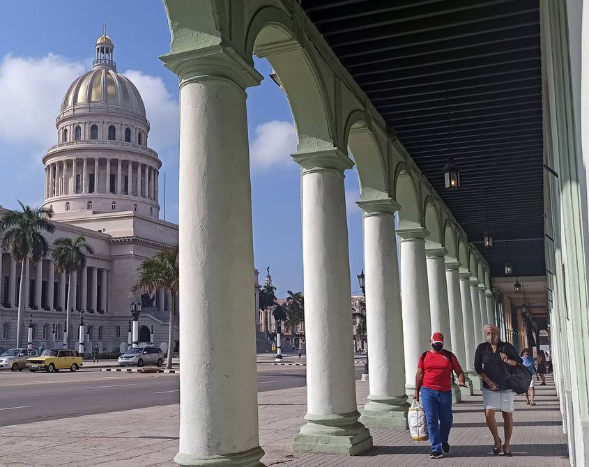 Ще се изпълнят ли скоро улиците на Хавана с американски туристи, получаващи и ваксина като бонус? Снимка: eluniverso.com