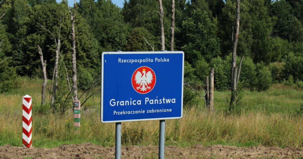 Полската граница притегля мигрантите като врата към обнадеждаващо бъдеще, но тя се оказва здраво залостена.