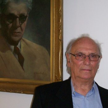 Карлос Саура пред портрета на Кръстьо Сарафов в носещия името на големия български актьор НАТФИЗ през юни 2013 г. Снимка: Къдринка Къдринова