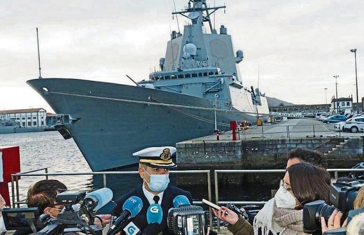 Испански медии интервюираха капитана на фрегатата "Блас де Лесо" при потеглянето ѝ от Испания към Черно море. Снимка: elpais.com
