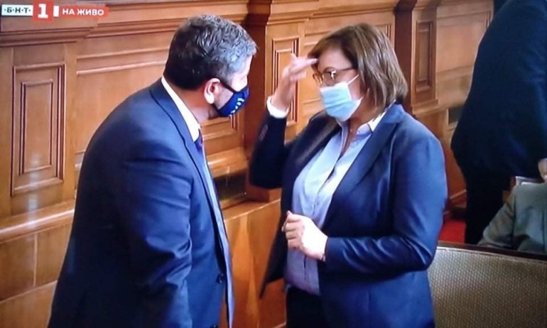 Христо Иванов и Корнелия Нинова в парламента. Снимка от телевизионния екран
