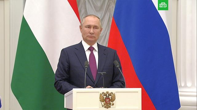 Владимир Путин по време на съвместната си пресконференция с Виктор Орбан в Москва. Снимка: ntv.ru