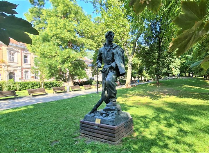 Барикада – политика / общество / икономика / култура