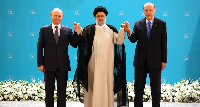 Владимир Путин, Ибрахим Раиси и Реджеп Ердоган на срещата си в Техеран. Снимка: ТАСС