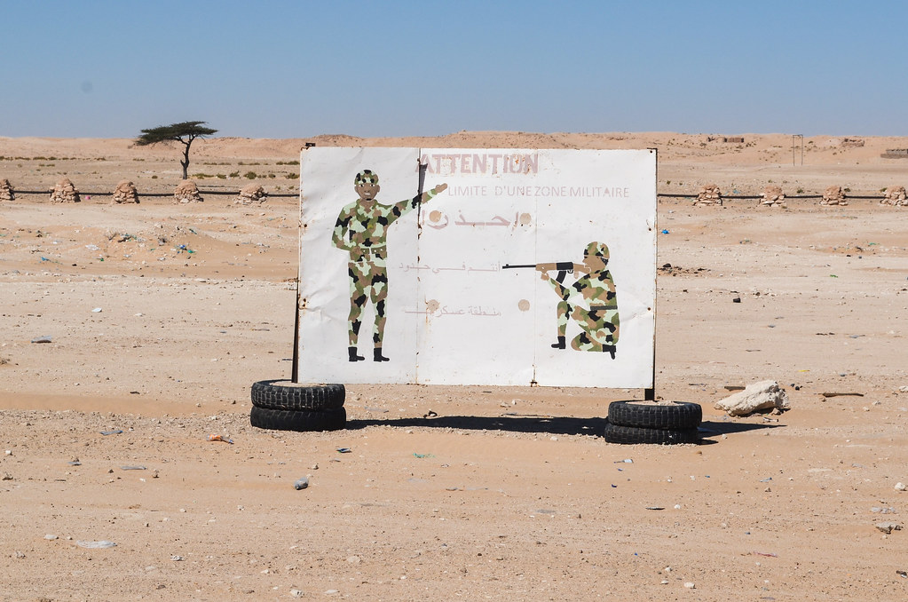 Военна зона в мавританската пустиня. Снимка: freewheely.com