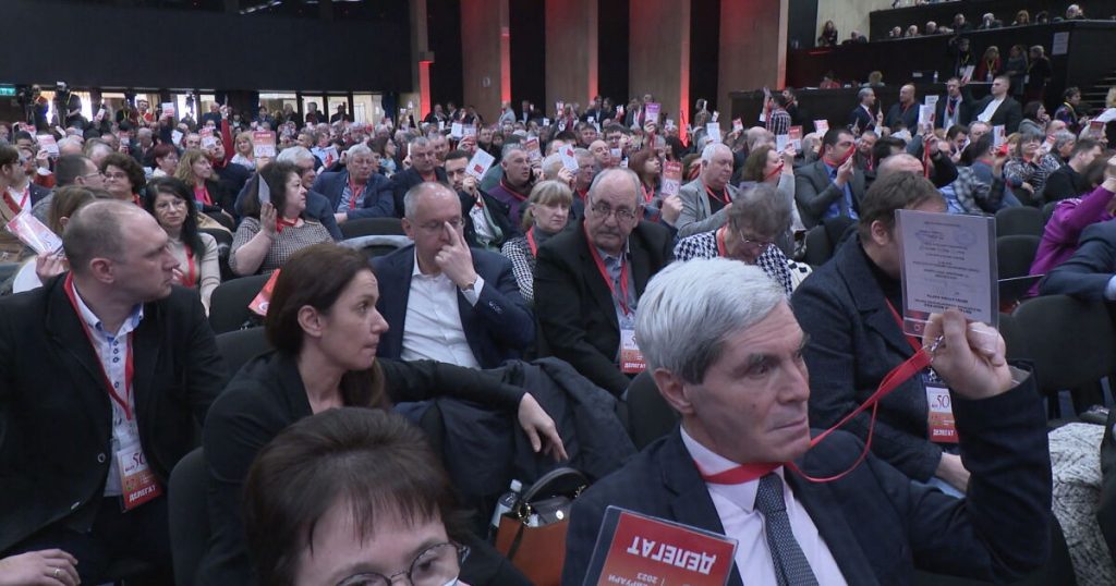 По време на заседанието на 50-ия конгрес на БСП на 11 февруари. Снимка от телевизионния екран