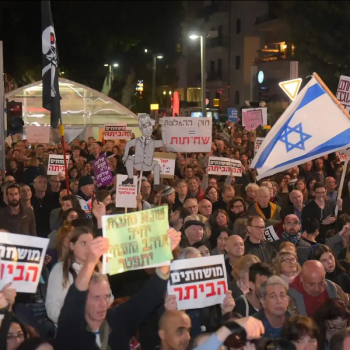 Screenshot 2023-03-30 at 17-22-14 Thousands protest Netanyahu corruption in Tel Aviv again