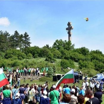 Всяка година на Втори юни им поклонение на връх Околчица в памет на Христо Ботев и падналите за свободата на България