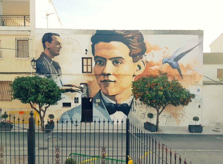 През 2020 г. известният графити художник "Детето на рисунките" (псевдоним на Рул Руис) украсява фасадата на родния дом на Гарсия Лорка във Фуенте Вакерос с образа на поета. Снимка: Туитър