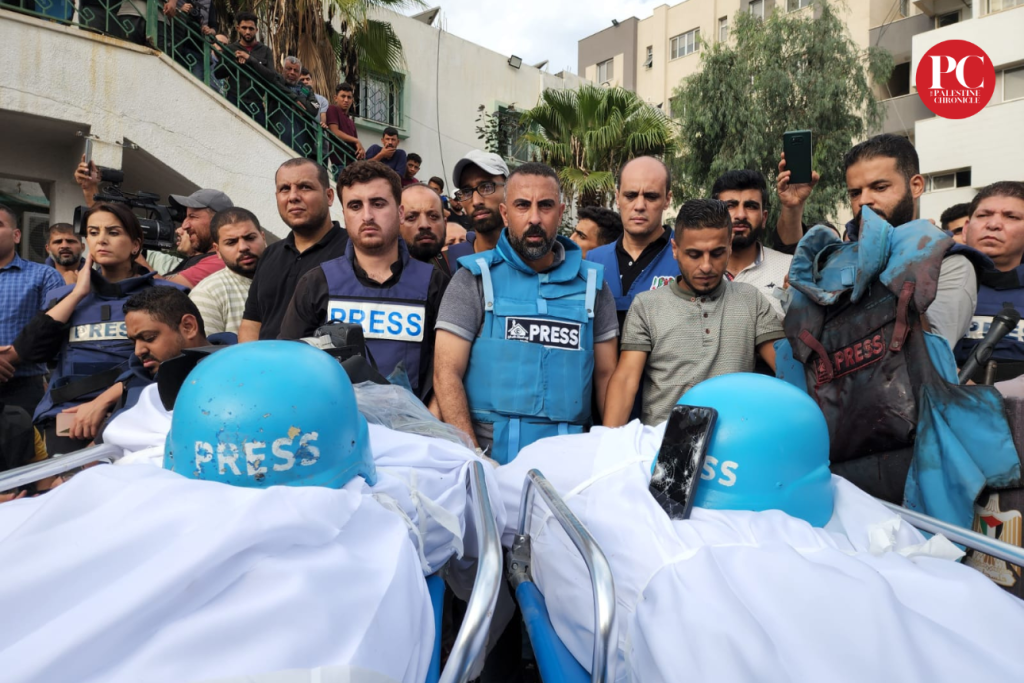 Погребение на палестински журналисти в Газа, убити още в началото на войната. Снимка: palestinechronicle.com