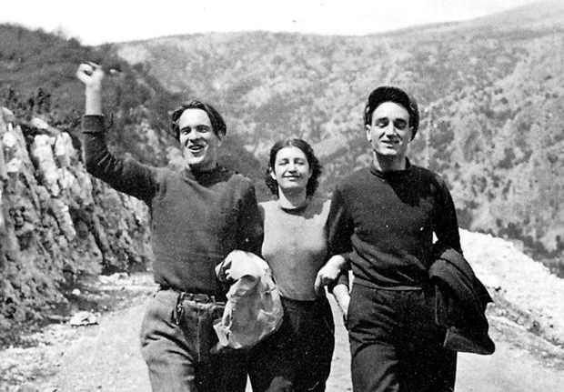 Никола Вапцаров, жена му Бойка и Антон Попов - 1940 г. Две години преди разстрела на Никола и Антон заедно с другите им другари на Стрелбището...