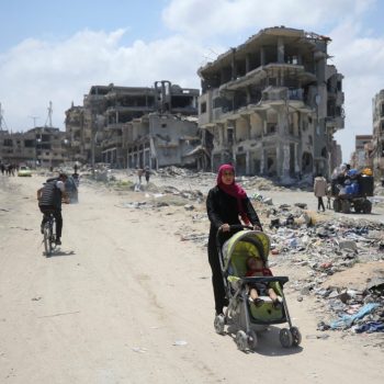 Displaced Palestinians make their way as they flee Jabalia after the Israeli military called on residents to evacuate, amid the ongoing conflict between Israel and Hamas, in the northern Gaza Strip May 14, 2024. REUTERS/Dawoud Abu Alkas