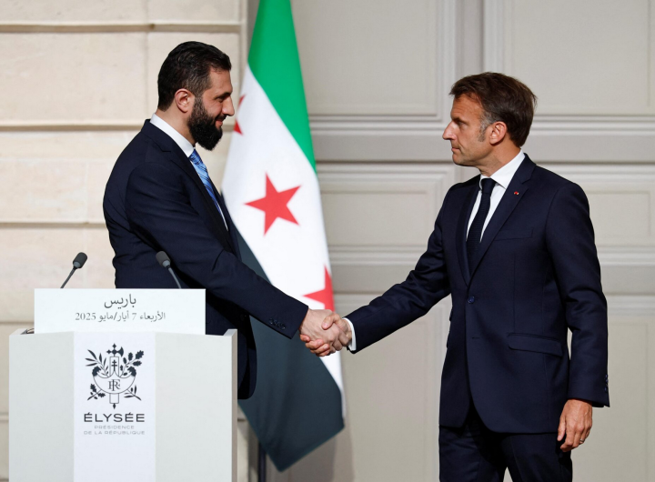 Screenshot 2025-05-31 at 15-03-56 emmanuel-macron-syrian-interim-president-ahmed-al-sharaa-elysee-palace-paris-france-press-conference-scaled.jpeg (JPEG Image 2048 × 1365 pixels) — Scaled (91%)