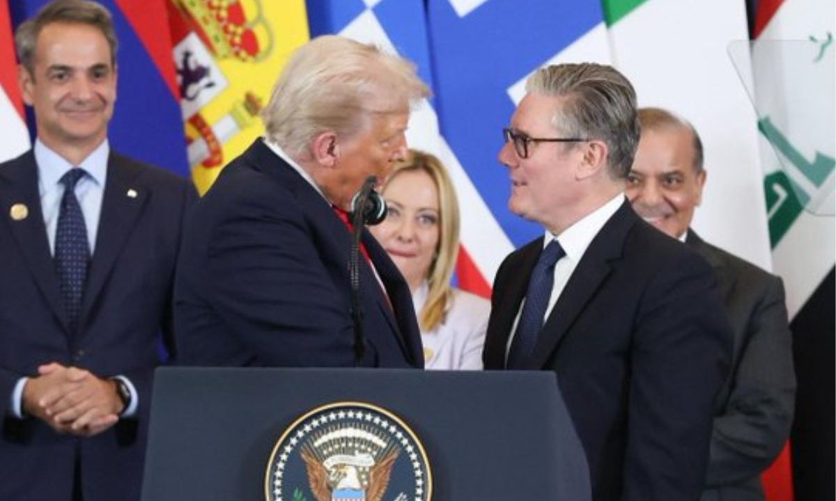 Screenshot 2025-10-14 at 19-07-41 trump-starmer-podium-moment-triggers-online-controversy.jpg (JPEG Image 1200 × 900 pixels)